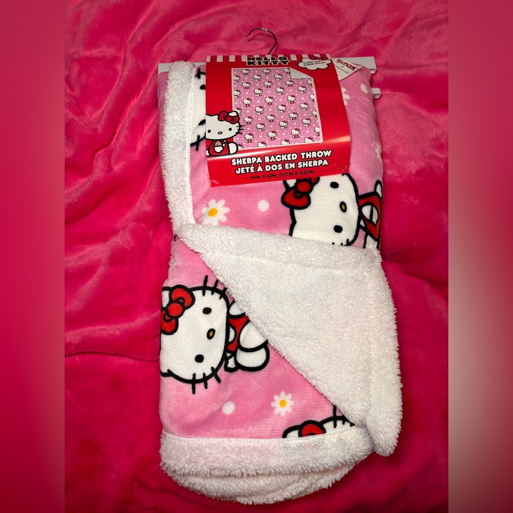 NWT Viral- Hello Kitty Pink Throw Sherpa